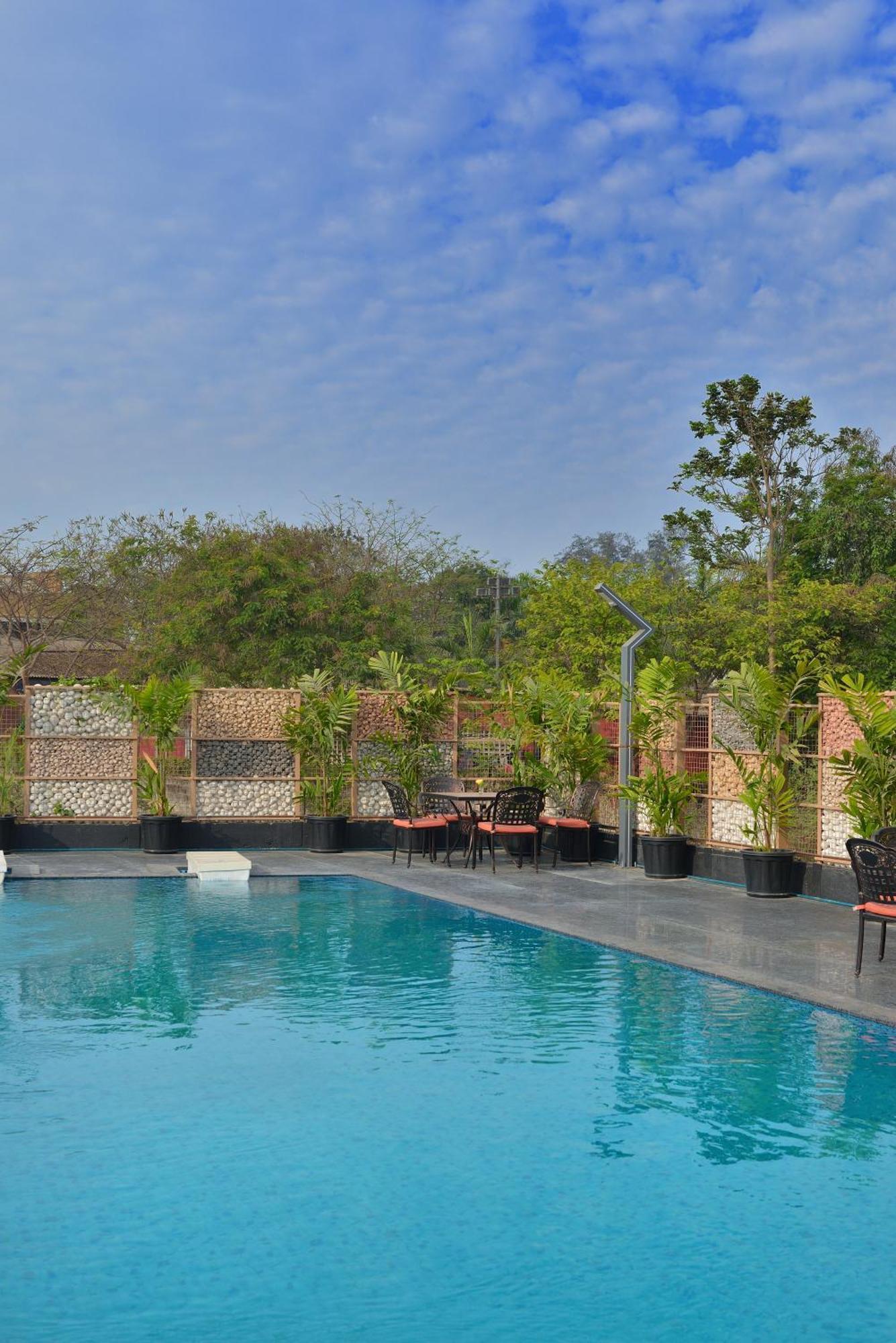 Hotel Urbane By Treat Daman Exterior foto