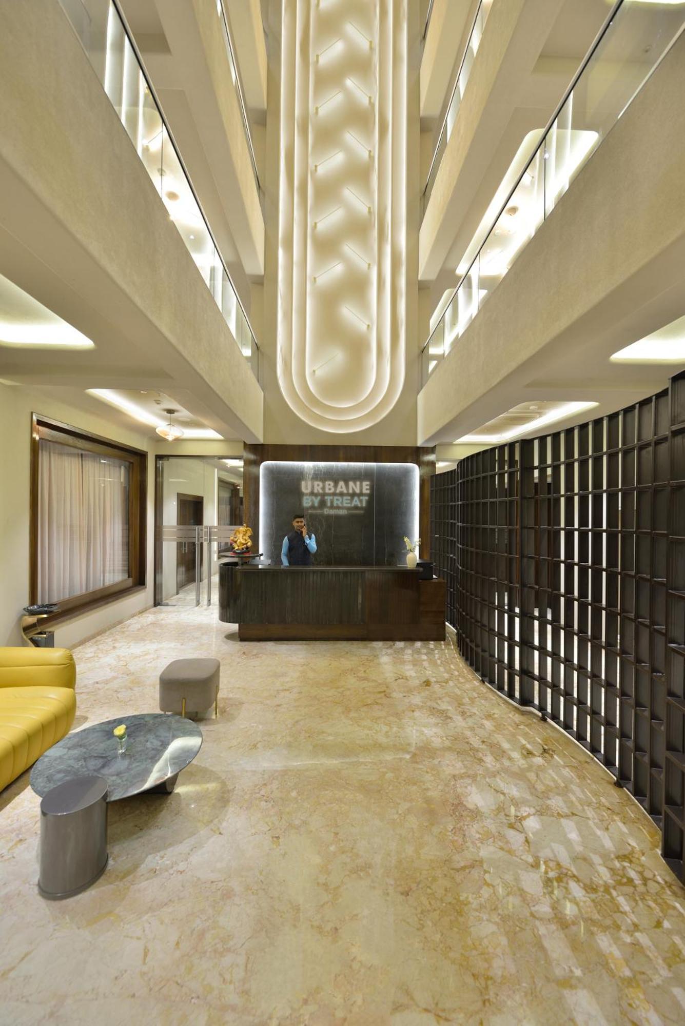Hotel Urbane By Treat Daman Exterior foto